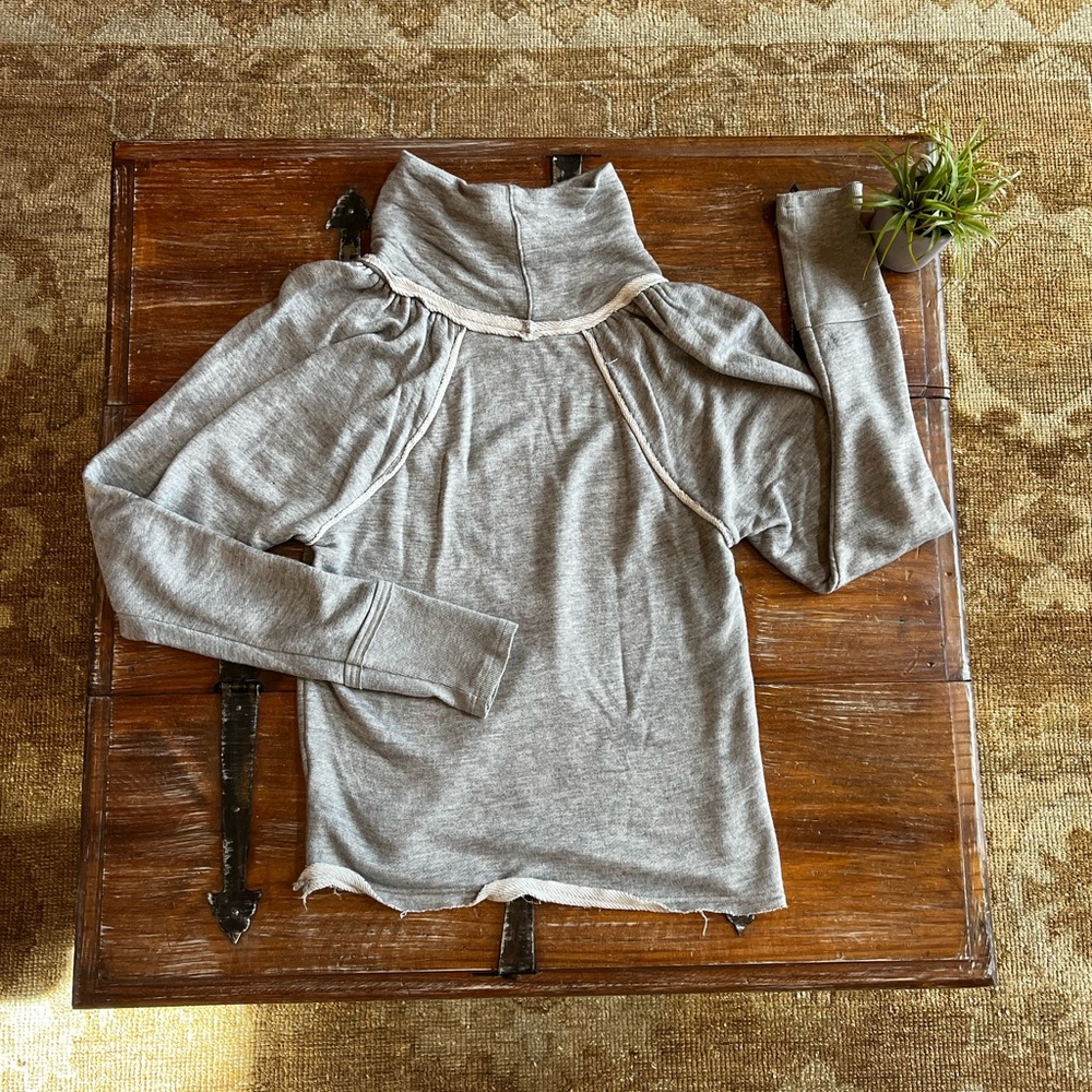 Lua Pullover - image 6